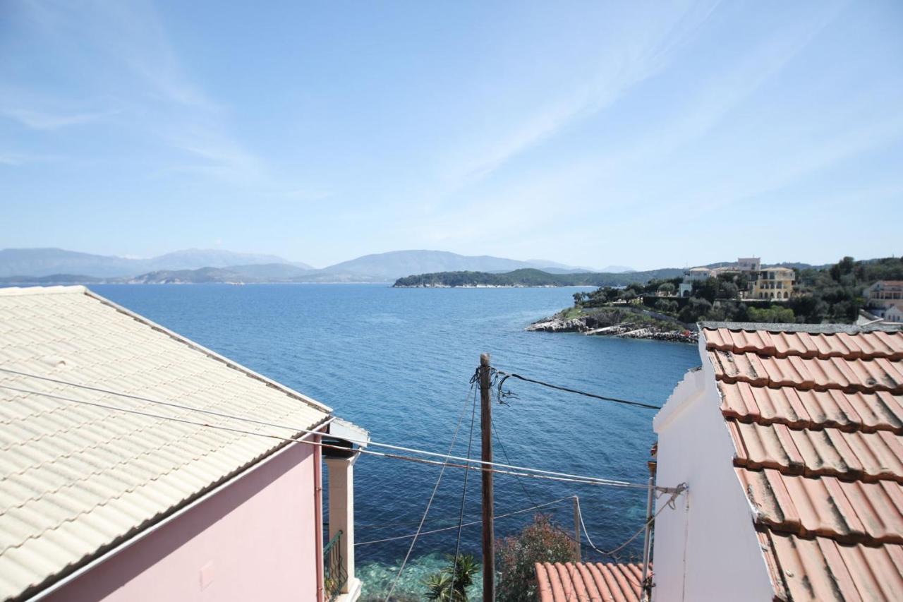 Villa Gabriela'S Seaside House à Kassiopi Extérieur photo