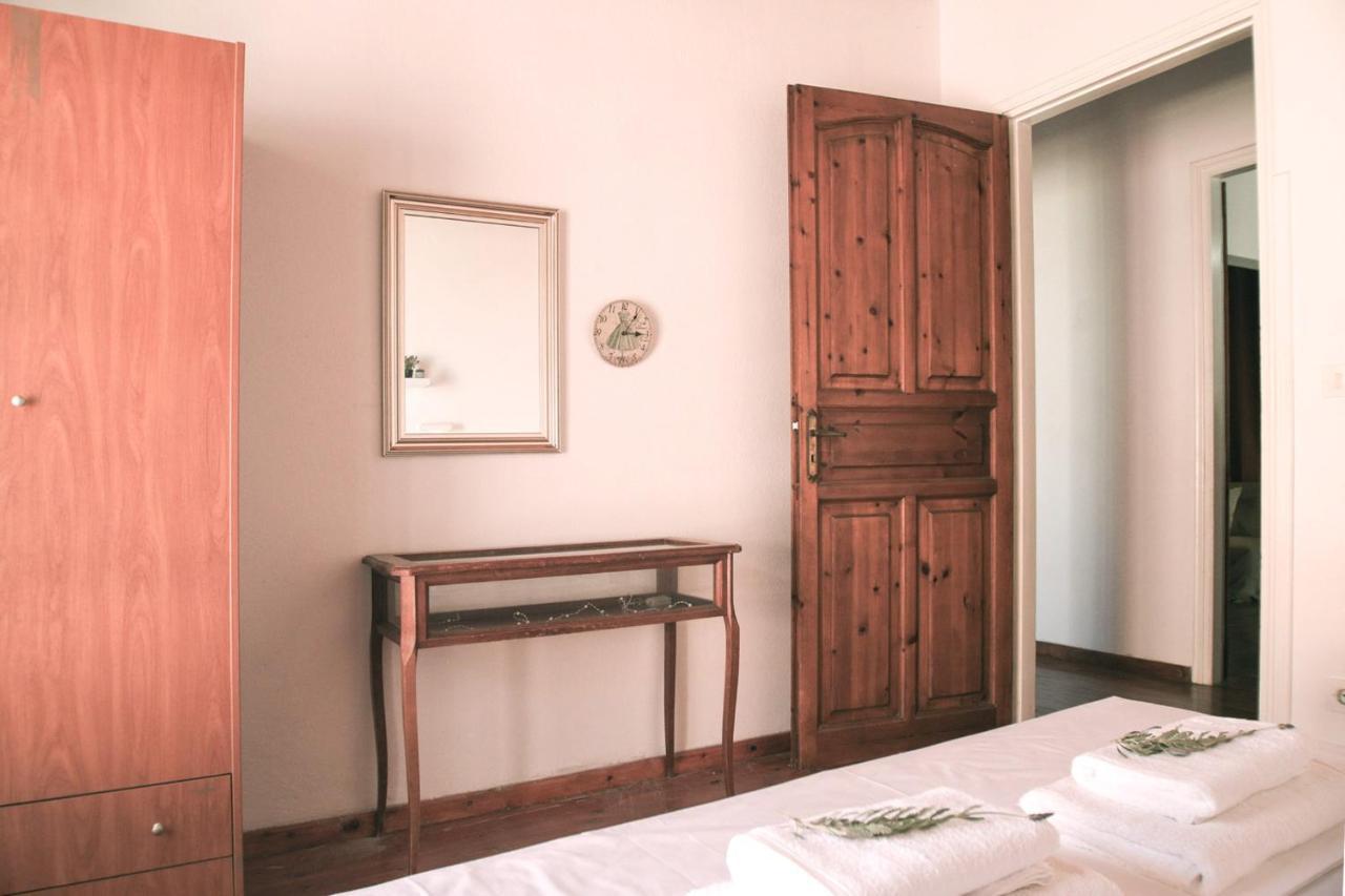 Villa Gabriela'S Seaside House à Kassiopi Extérieur photo